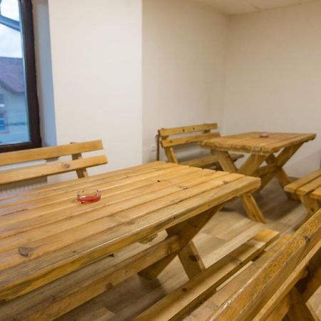 Viktorijini Konaci Aparthotel Kremna Buitenkant foto